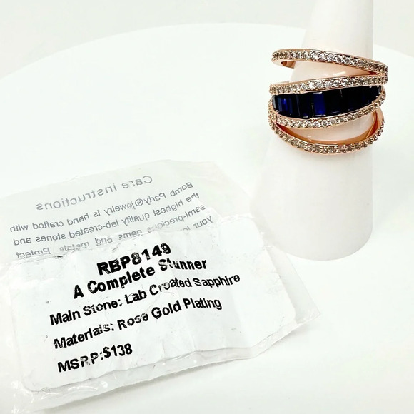 Bomb Party September 2024 Complete Stunner Sapphire on Rose Gold Ring NWT - Picture 3 of 3